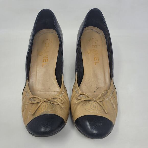 Chanel Heels EU36 US6 Black Tan Leather 2008 CC Logo Old Money Bow Pumps Luxury - Picture 3 of 13